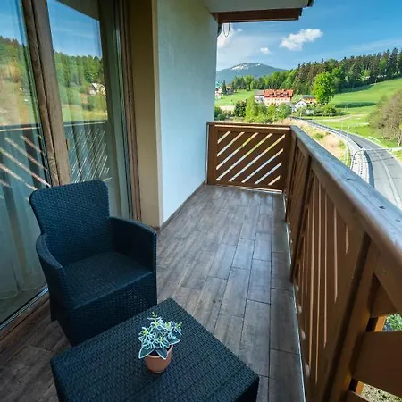 Family - W Dolinie Szczęścia Apartamentowiec Bawaria *