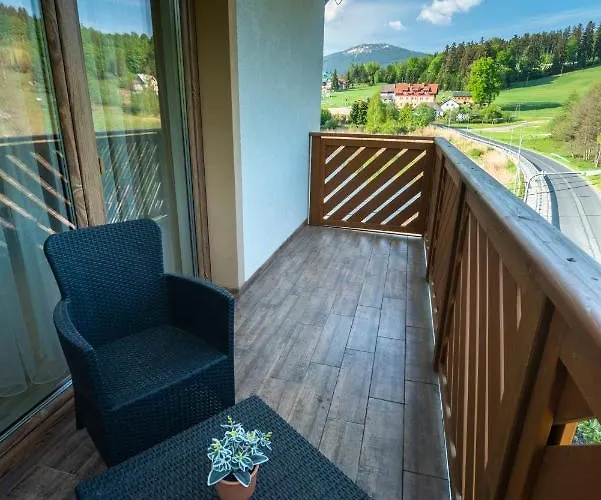 Family - W Dolinie Szczęścia Apartamentowiec Bawaria *